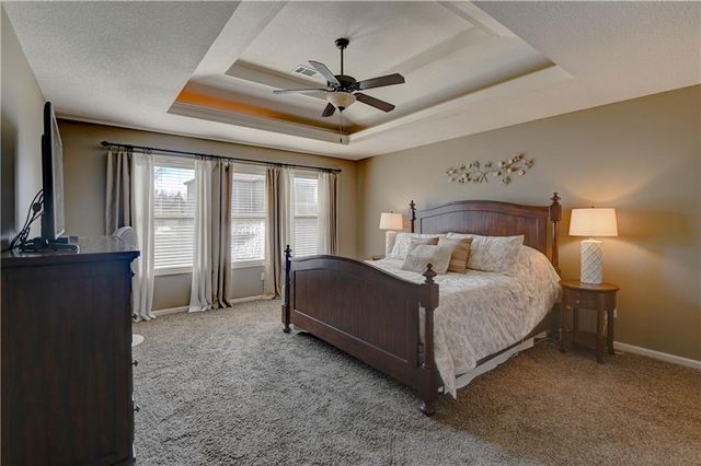 10011 NE 102nd Terrace, Kansas City, MO 64157