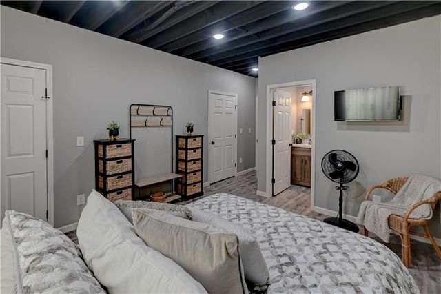 10011 NE 102nd Terrace, Kansas City, MO 64157