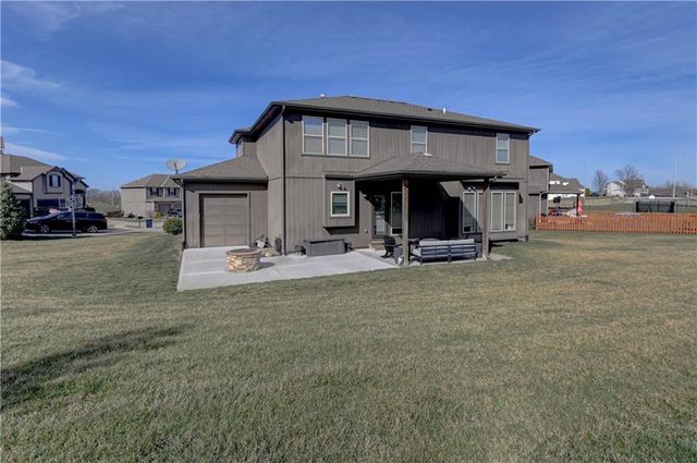 10011 NE 102nd Terrace, Kansas City, MO 64157