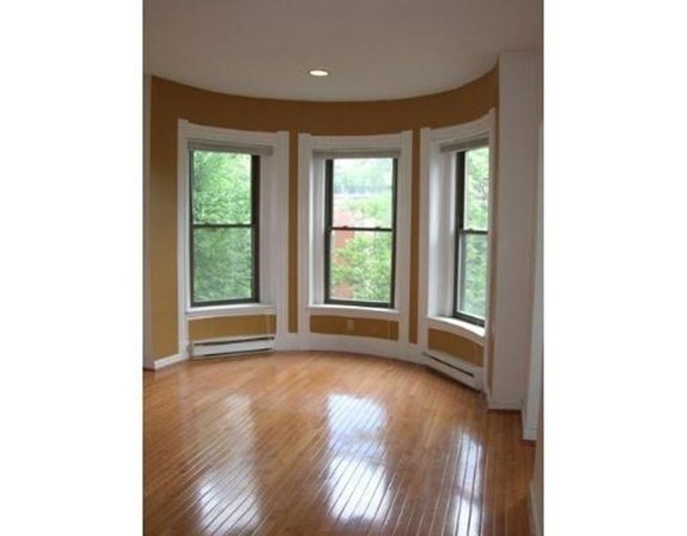 25 Follen Street 3F, Boston, MA 02116