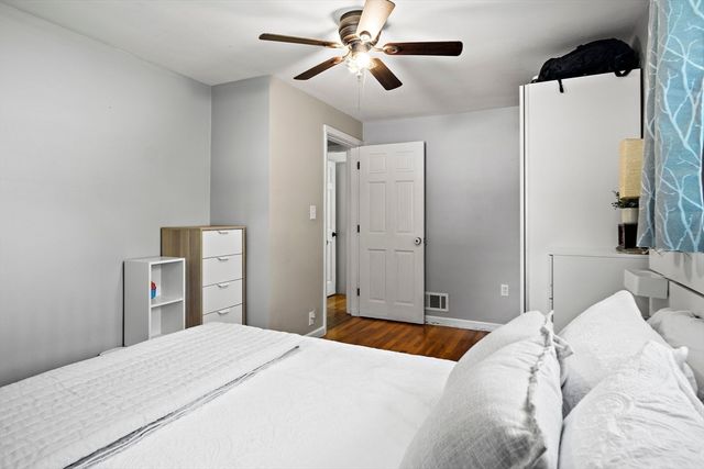 11 Worcester Pl, Holbrook, MA 02343