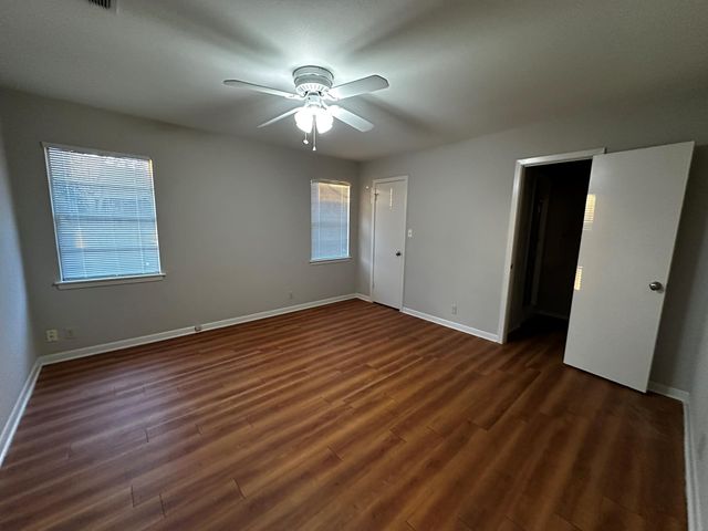 2104 WORDSWORTH DR B, Austin, TX 78704