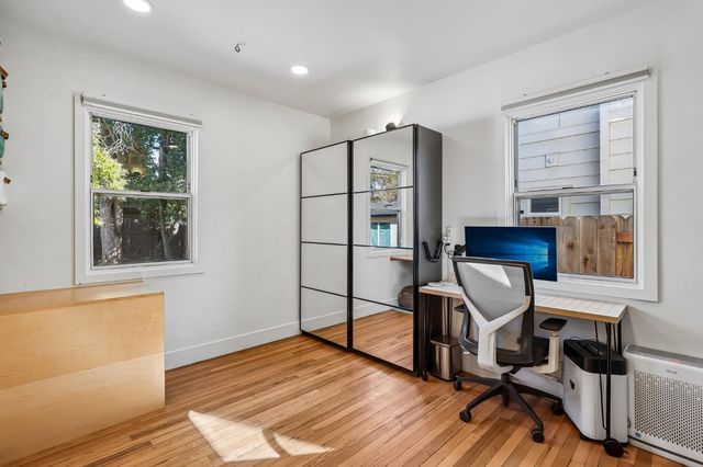 4865 V St, Sacramento, CA 95817