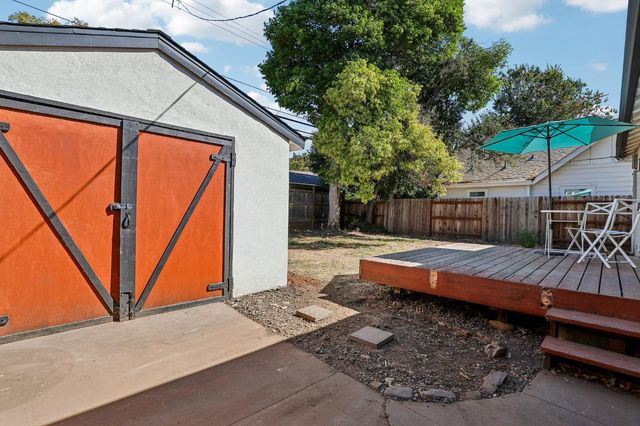 4865 V St, Sacramento, CA 95817
