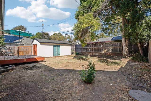 4865 V St, Sacramento, CA 95817