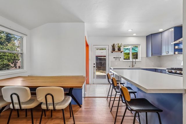 4865 V St, Sacramento, CA 95817