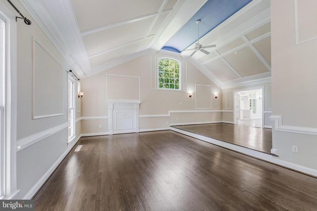 10520 HUNTING CREST LN, Vienna, VA 22182