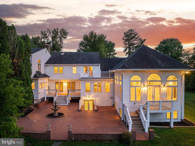 10520 HUNTING CREST LN, Vienna, VA 22182