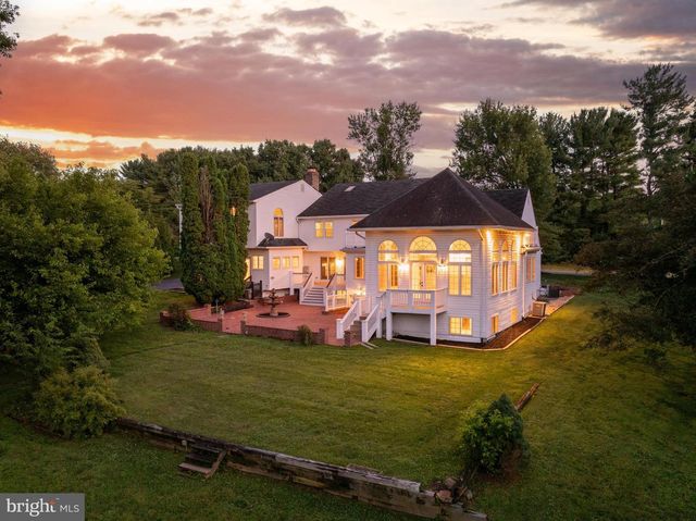 10520 HUNTING CREST LN, Vienna, VA 22182