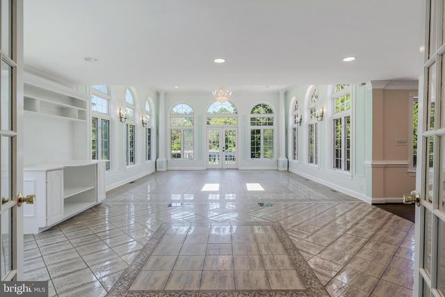 10520 HUNTING CREST LN, Vienna, VA 22182