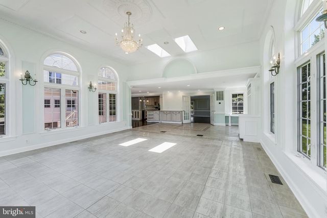 10520 HUNTING CREST LN, Vienna, VA 22182