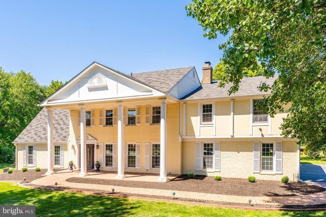 10520 HUNTING CREST LN, Vienna, VA 22182