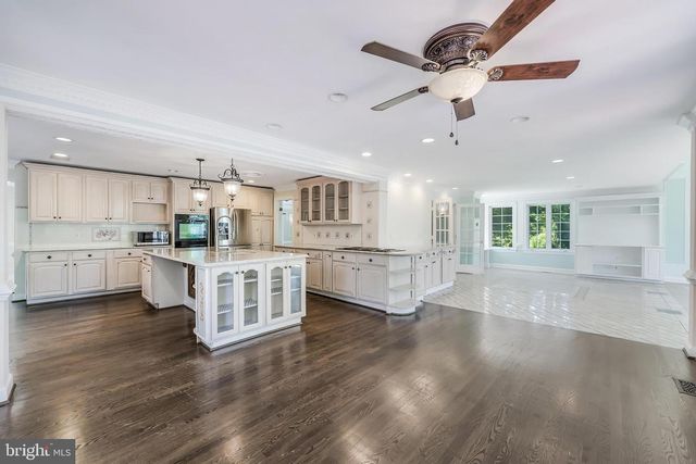 10520 HUNTING CREST LN, Vienna, VA 22182