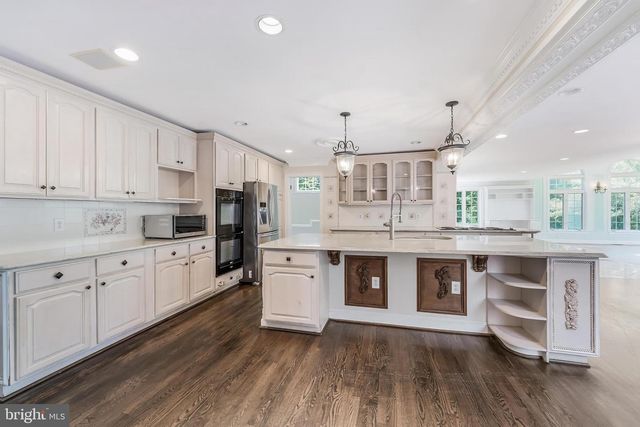 10520 HUNTING CREST LN, Vienna, VA 22182