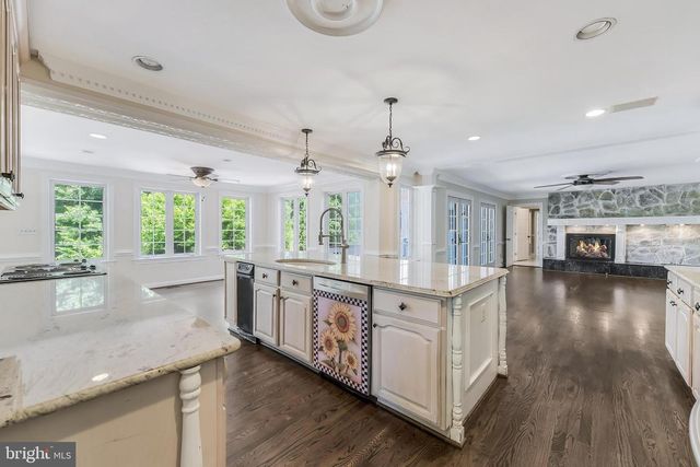 10520 HUNTING CREST LN, Vienna, VA 22182
