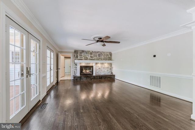 10520 HUNTING CREST LN, Vienna, VA 22182