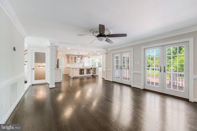 10520 HUNTING CREST LN, Vienna, VA 22182