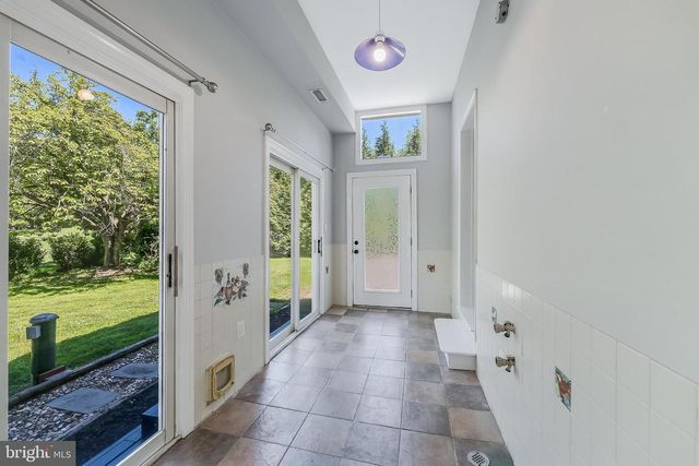 10520 HUNTING CREST LN, Vienna, VA 22182