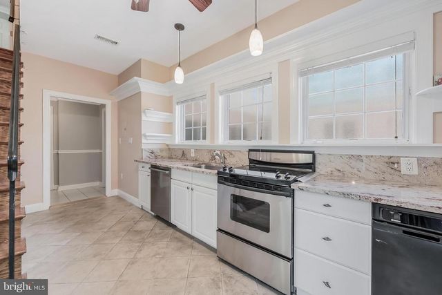 10520 HUNTING CREST LN, Vienna, VA 22182