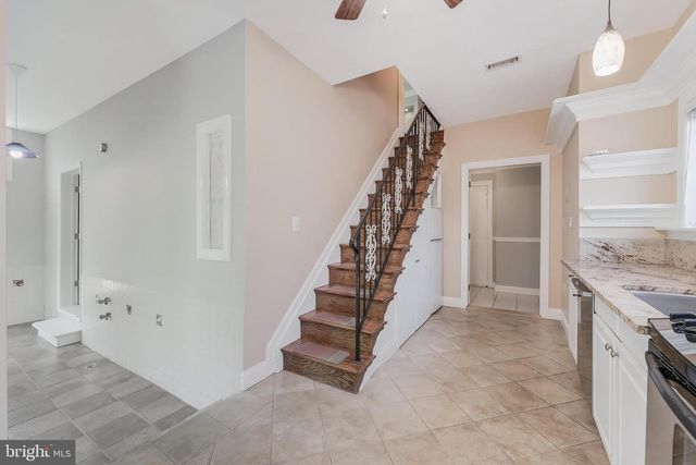 10520 HUNTING CREST LN, Vienna, VA 22182