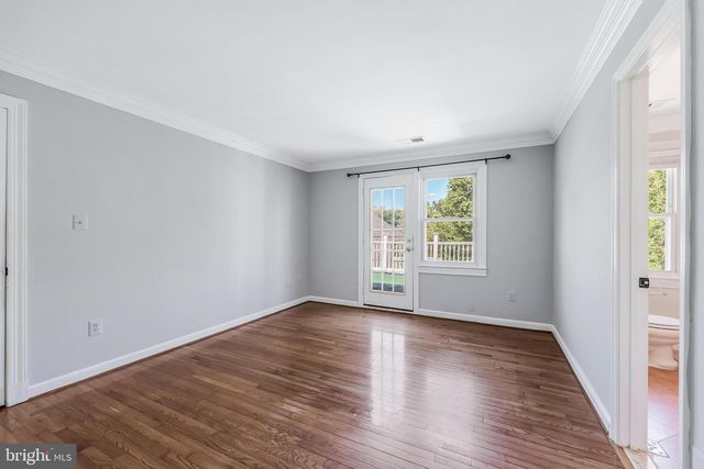 10520 HUNTING CREST LN, Vienna, VA 22182