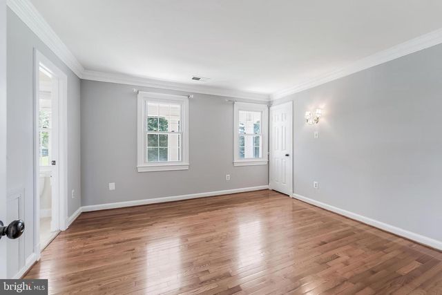 10520 HUNTING CREST LN, Vienna, VA 22182