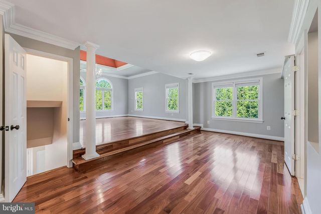 10520 HUNTING CREST LN, Vienna, VA 22182