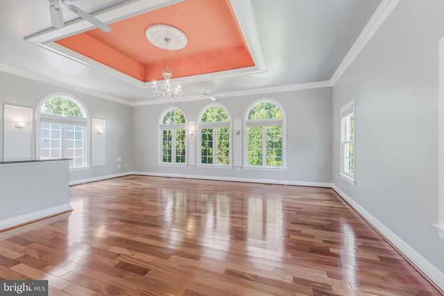 10520 HUNTING CREST LN, Vienna, VA 22182