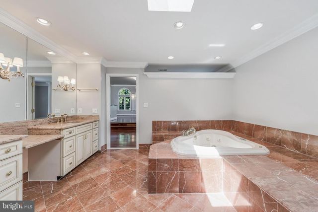 10520 HUNTING CREST LN, Vienna, VA 22182