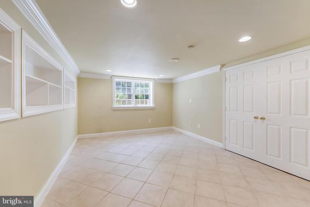 10520 HUNTING CREST LN, Vienna, VA 22182