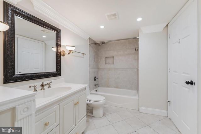 10520 HUNTING CREST LN, Vienna, VA 22182