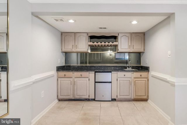 10520 HUNTING CREST LN, Vienna, VA 22182