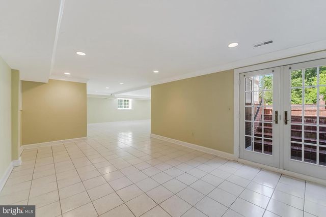 10520 HUNTING CREST LN, Vienna, VA 22182