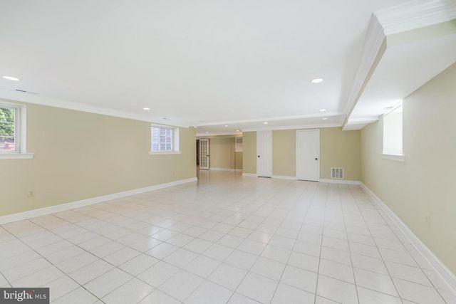 10520 HUNTING CREST LN, Vienna, VA 22182