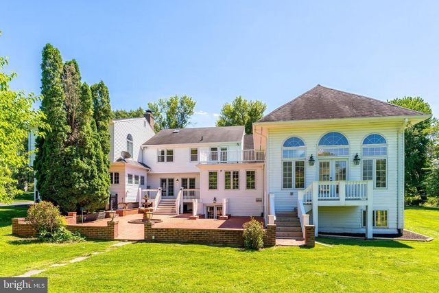 10520 HUNTING CREST LN, Vienna, VA 22182