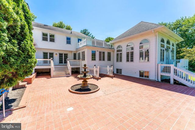 10520 HUNTING CREST LN, Vienna, VA 22182