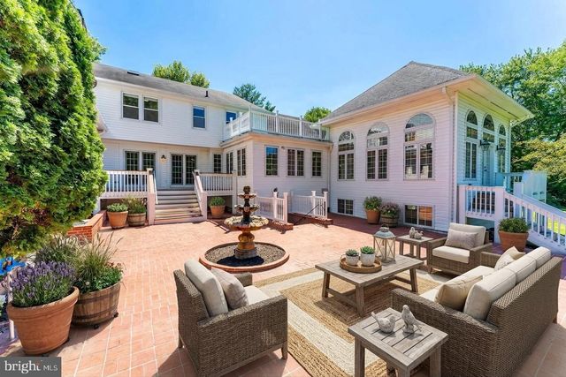 10520 HUNTING CREST LN, Vienna, VA 22182
