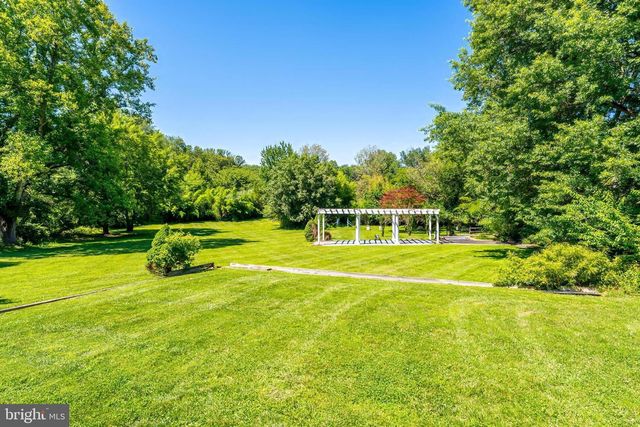 10520 HUNTING CREST LN, Vienna, VA 22182