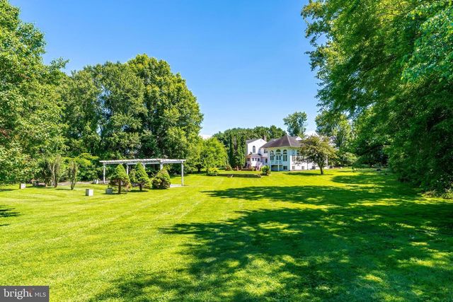 10520 HUNTING CREST LN, Vienna, VA 22182
