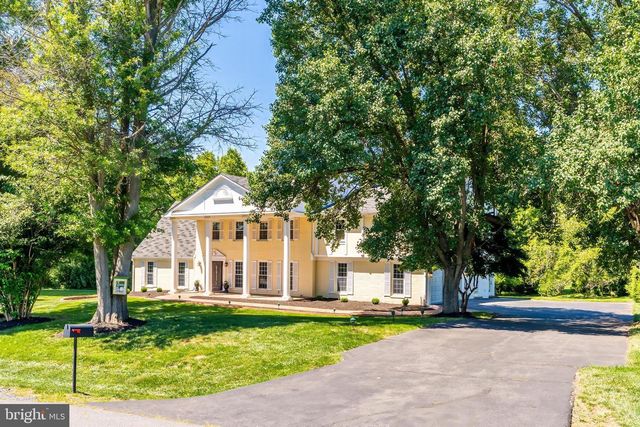 10520 HUNTING CREST LN, Vienna, VA 22182