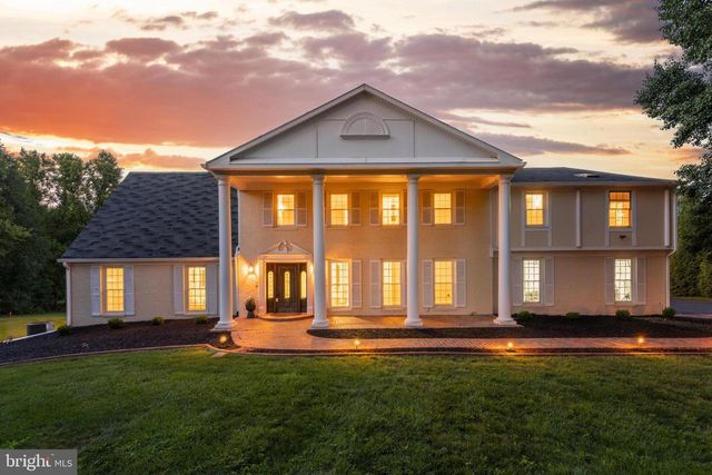 10520 HUNTING CREST LN, Vienna, VA 22182