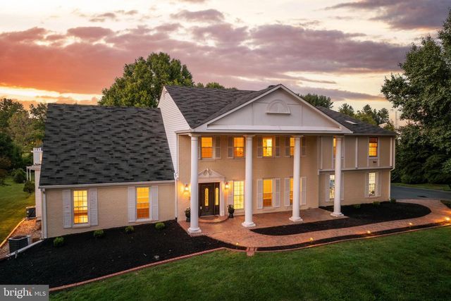 10520 HUNTING CREST LN, Vienna, VA 22182