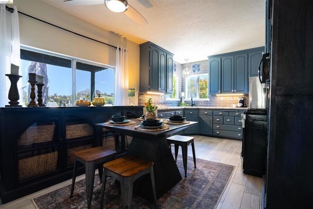 11 Fairview Ave, Vallejo, CA 94590