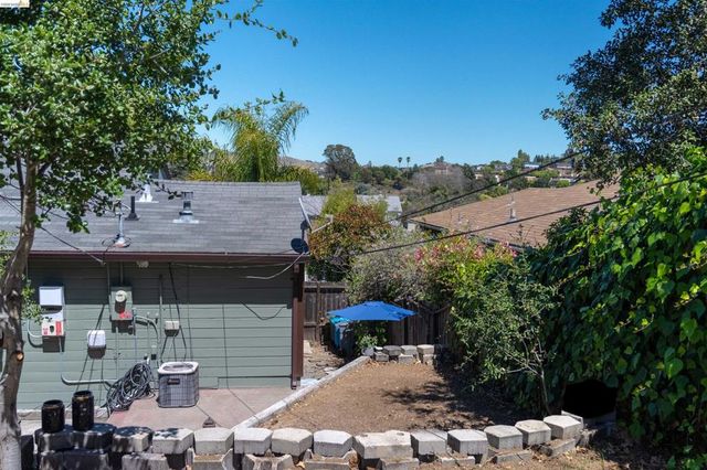 11 Fairview Ave, Vallejo, CA 94590