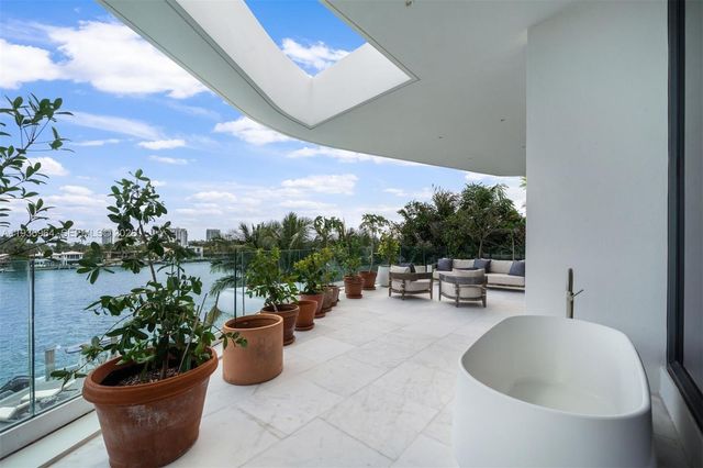 503 E Dilido Dr, Miami Beach, FL 33139