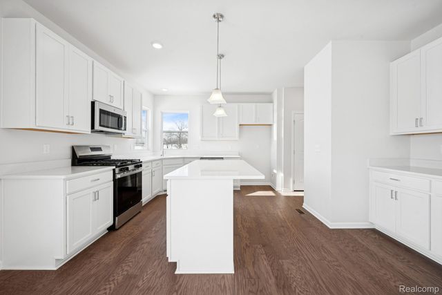 27139 Silo Drive, Saline, MI 48176