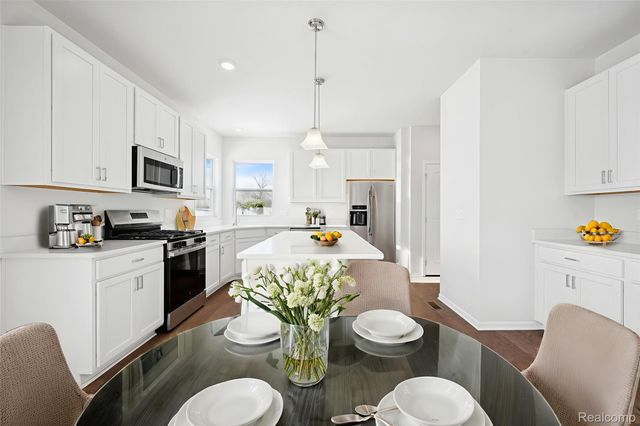 27139 Silo Drive, Saline, MI 48176