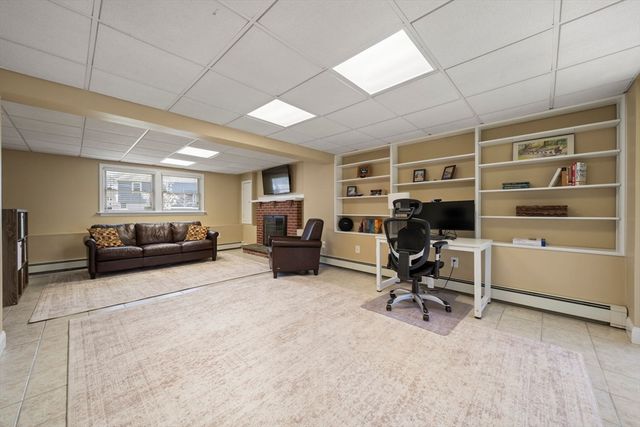 126 Hanscom Ave, Reading, MA 01867