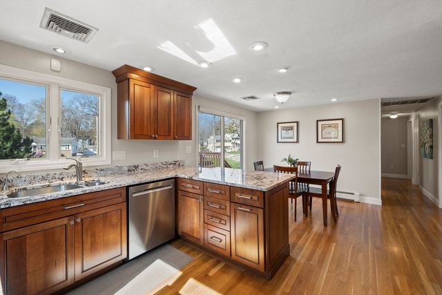 126 Hanscom Ave, Reading, MA 01867