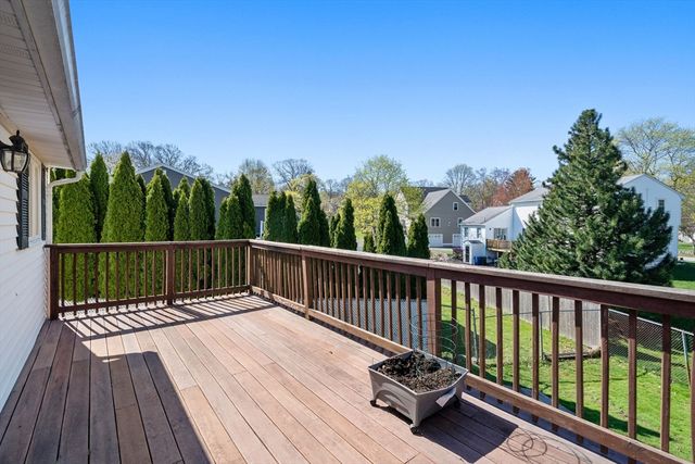 126 Hanscom Ave, Reading, MA 01867